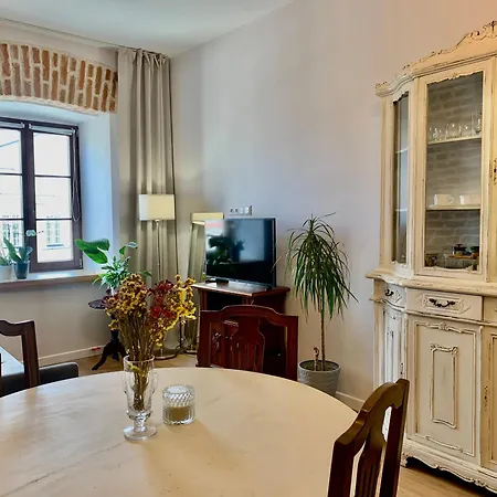 Apartment Aura *