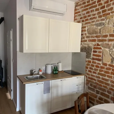 Apartment Aura